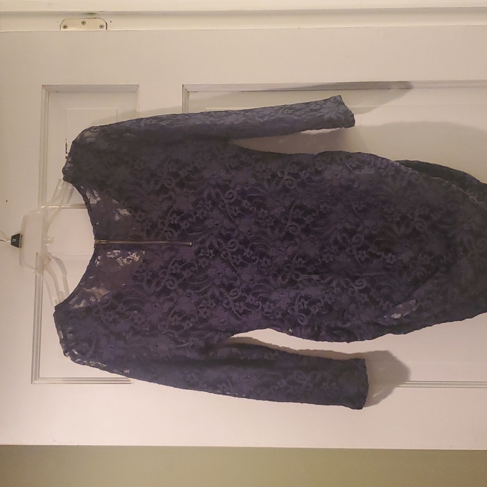 Jessica Simpson Maternity Lace Top - Picture 3 of 4
